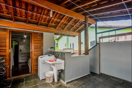 Casa à venda com 186m², 3 quartos e 2 vagasÁrea de Serviço