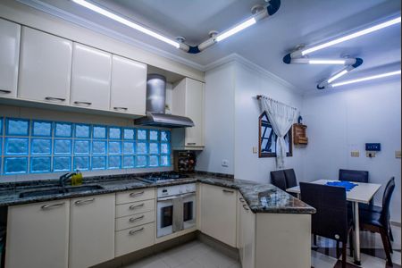 Casa à venda com 186m², 3 quartos e 2 vagasCozinha