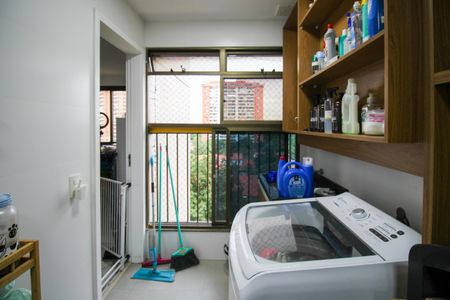 Apartamento à venda com 95m², 2 quartos e 1 vagaÁrea de Serviço