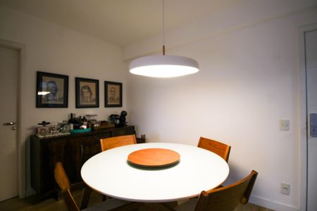 Apartamento à venda com 95m², 2 quartos e 1 vagaSala de Jantar