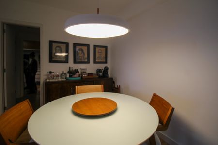 Apartamento à venda com 95m², 2 quartos e 1 vagaSala de Jantar