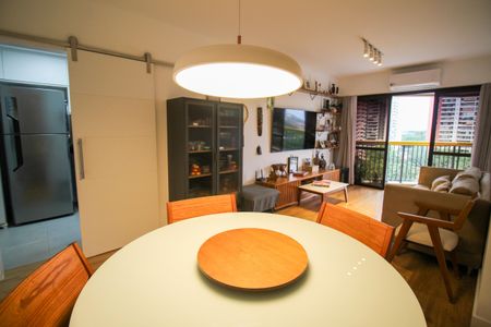 Apartamento à venda com 95m², 2 quartos e 1 vagaSala de Jantar