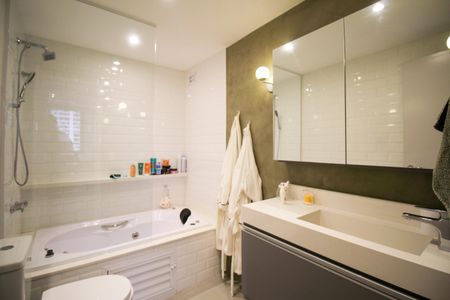 Apartamento à venda com 95m², 2 quartos e 1 vagaBanheiro da Suíte