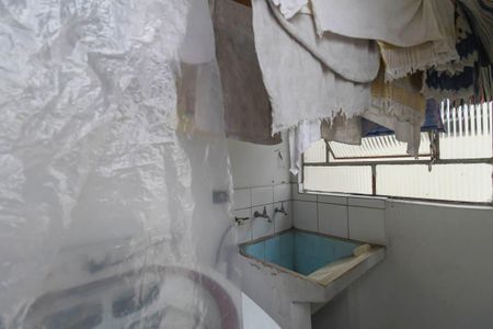 Casa à venda com 73m², 3 quartos e 1 vagaÁrea de Serviço