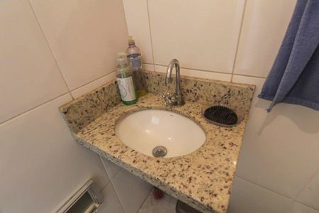 Casa à venda com 73m², 3 quartos e 1 vagaBanheiro de Serviço