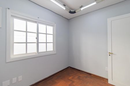 Casa para alugar com 240m², 8 quartos e 3 vagas Casa para alugar com 240m², 8 quartos e 3 vagasQuarto 5