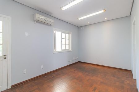 Casa para alugar com 240m², 8 quartos e 3 vagas Casa para alugar com 240m², 8 quartos e 3 vagasSuíte 8