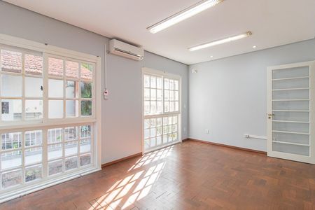 Casa para alugar com 240m², 8 quartos e 3 vagas Casa para alugar com 240m², 8 quartos e 3 vagasSuíte 7