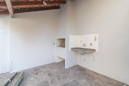 Casa para alugar com 240m², 8 quartos e 3 vagas Casa para alugar com 240m², 8 quartos e 3 vagasQuintal