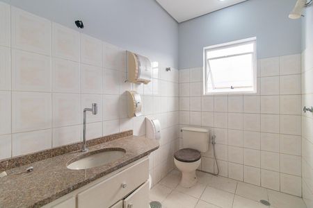 Casa para alugar com 240m², 8 quartos e 3 vagas Casa para alugar com 240m², 8 quartos e 3 vagasBanheiro Social