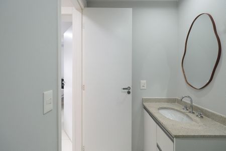 Apartamento à venda com 70m², 2 quartos e 1 vaga Apartamento à venda com 70m², 2 quartos e 1 vagaBanheiro Social