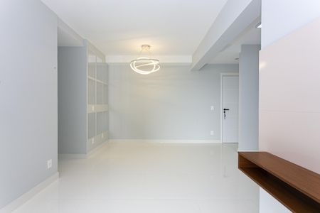 Apartamento para alugar com 70m², 2 quartos e 1 vaga Apartamento para alugar com 70m², 2 quartos e 1 vagaSala