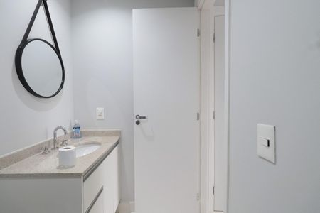 Apartamento à venda com 70m², 2 quartos e 1 vaga Apartamento à venda com 70m², 2 quartos e 1 vagaBanheiro da Suíte