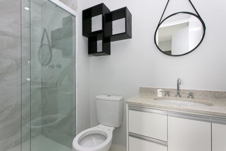 Apartamento para alugar com 70m², 2 quartos e 1 vaga Apartamento para alugar com 70m², 2 quartos e 1 vagaBanheiro da Suíte