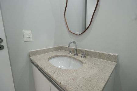 Apartamento à venda com 70m², 2 quartos e 1 vaga Apartamento à venda com 70m², 2 quartos e 1 vagaBanheiro Social