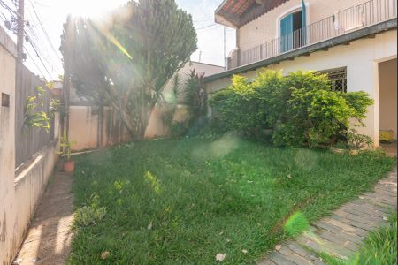 Casa à venda com 199m², 3 quartos e 2 vagas Casa à venda com 199m², 3 quartos e 2 vagasQuintal