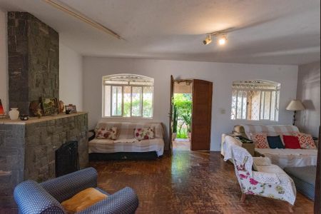 Casa à venda com 199m², 3 quartos e 2 vagas Casa à venda com 199m², 3 quartos e 2 vagasSala