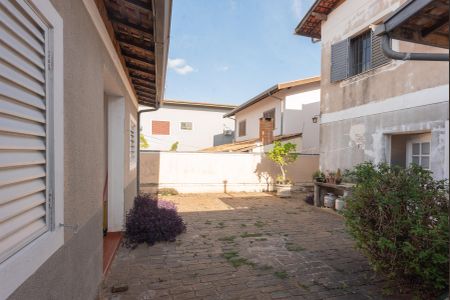 Casa à venda com 199m², 3 quartos e 2 vagas Casa à venda com 199m², 3 quartos e 2 vagasQuintal