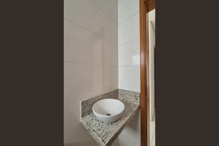 Casa à venda com 130m², 3 quartos e 6 vagasBanheiro da suíte 2