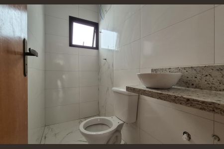 Casa à venda com 130m², 3 quartos e 6 vagasBanheiro da suíte 2