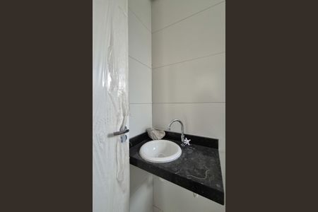 Apartamento à venda com 80m², 2 quartos e 1 vaga Apartamento à venda com 80m², 2 quartos e 1 vagaBanheiro da suíte