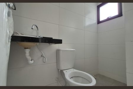 Apartamento à venda com 80m², 2 quartos e 1 vaga Apartamento à venda com 80m², 2 quartos e 1 vagaBanheiro da suíte