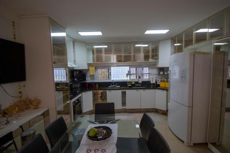 Casa para alugar com 314m², 5 quartos e 2 vagasCozina