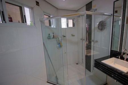 Casa para alugar com 314m², 5 quartos e 2 vagasBanheiro 4