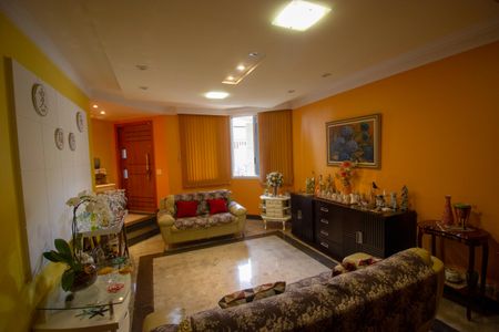 Casa para alugar com 314m², 5 quartos e 2 vagasSala