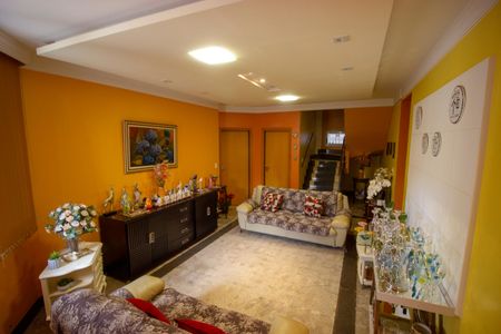 Casa para alugar com 314m², 5 quartos e 2 vagasSala