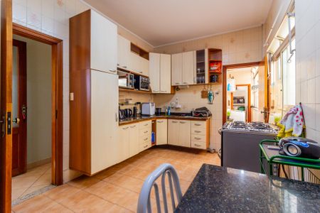 Apartamento à venda com 122m², 3 quartos e sem vaga Apartamento à venda com 122m², 3 quartos e sem vagaCozinha