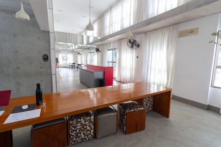 Apartamento para alugar com 70m², 2 quartos e 1 vagaÁrea comum - Home Office