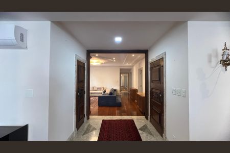 Apartamento à venda com 380m², 4 quartos e 3 vagasEntrada