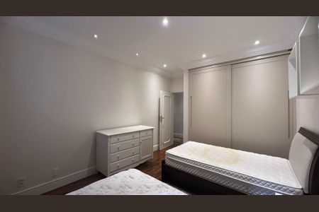 Apartamento à venda com 380m², 4 quartos e 3 vagasQuarto 1