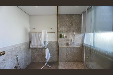 Apartamento à venda com 380m², 4 quartos e 3 vagasBanheiro da Suíte 3