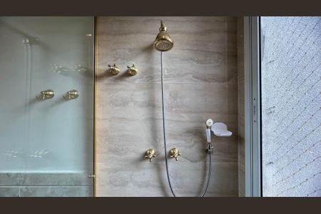 Apartamento à venda com 380m², 4 quartos e 3 vagasBanheiro da Suíte 1 e 2