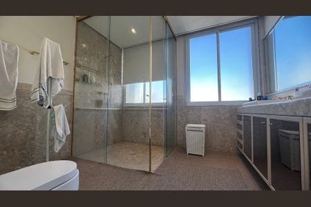 Apartamento à venda com 380m², 4 quartos e 3 vagasBanheiro da Suíte 3