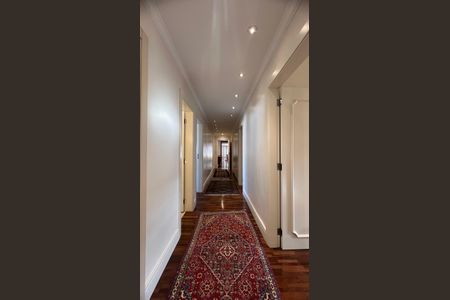 Apartamento à venda com 380m², 4 quartos e 3 vagasCorredor