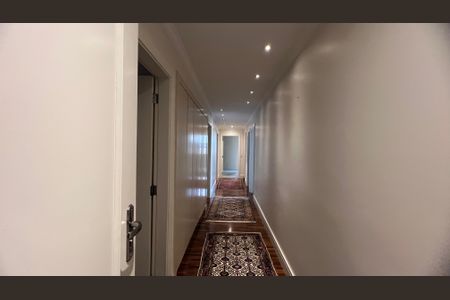 Apartamento à venda com 380m², 4 quartos e 3 vagasCorredor