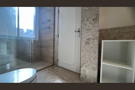 Apartamento à venda com 380m², 4 quartos e 3 vagasBanheiro da Suíte 1 e 2