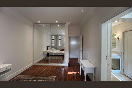 Apartamento à venda com 380m², 4 quartos e 3 vagasSuite 2