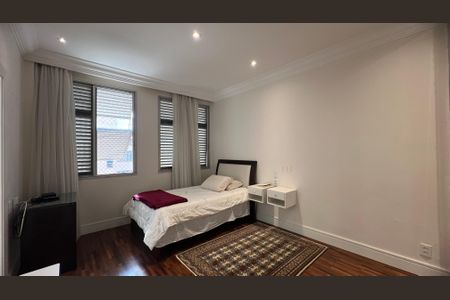 Apartamento à venda com 380m², 4 quartos e 3 vagasSuite 2