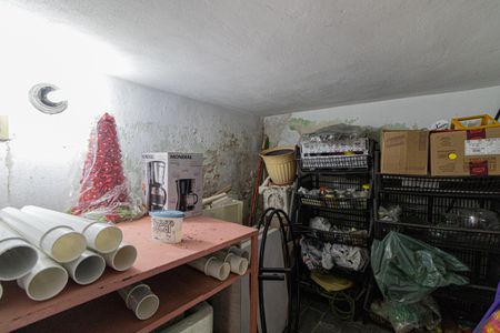 Casa à venda com 160m², 4 quartos e 1 vagaPorão