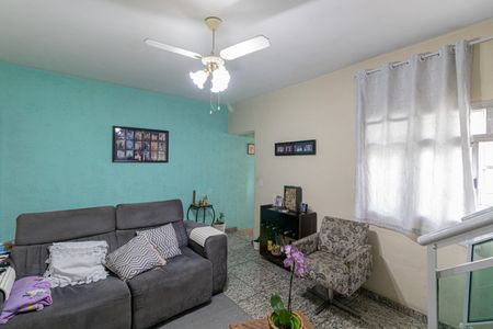 Casa à venda com 160m², 4 quartos e 1 vagaSala