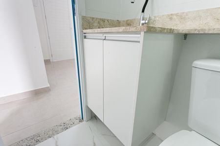 Apartamento para alugar com 42m², 2 quartos e 1 vaga Apartamento para alugar com 42m², 2 quartos e 1 vagaBanheiro