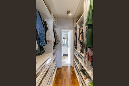 Apartamento à venda com 170m², 3 quartos e 3 vagasCloset da Suíte 1