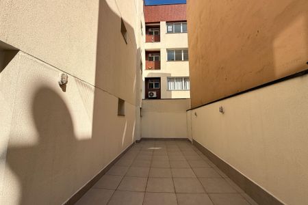 Apartamento à venda com 71m², 2 quartos e 1 vagaÁrea comum