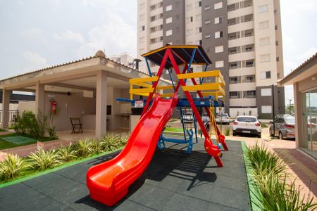 Apartamento para alugar com 45m², 2 quartos e 1 vaga Apartamento para alugar com 45m², 2 quartos e 1 vagaÁrea comum - Playground