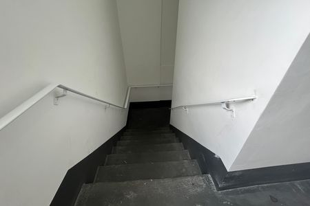 Apartamento para alugar com 65m², 2 quartos e 1 vagaEscada