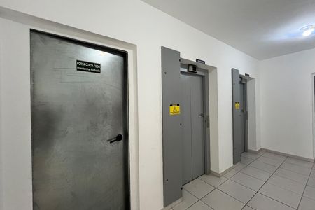 Apartamento para alugar com 65m², 2 quartos e 1 vagaElevadores